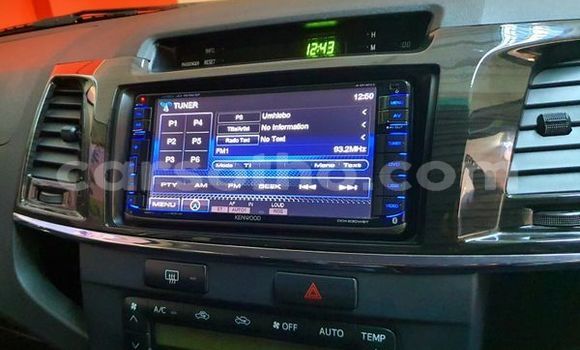 Acheter Occasion Voiture Toyota Fortuner Blanc à Maputsoe, Leribe Acheter Occasion Voiture Toyota Fortuner Blanc à Maputsoe, Leribe