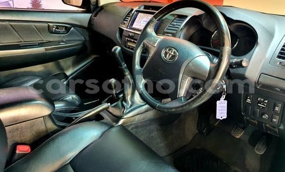 Acheter Occasion Voiture Toyota Fortuner Blanc à Maputsoe, Leribe Acheter Occasion Voiture Toyota Fortuner Blanc à Maputsoe, Leribe