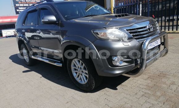 Acheter Occasion Voiture Toyota Fortuner Gris à Maputsoe, Leribe Acheter Occasion Voiture Toyota Fortuner Gris à Maputsoe, Leribe