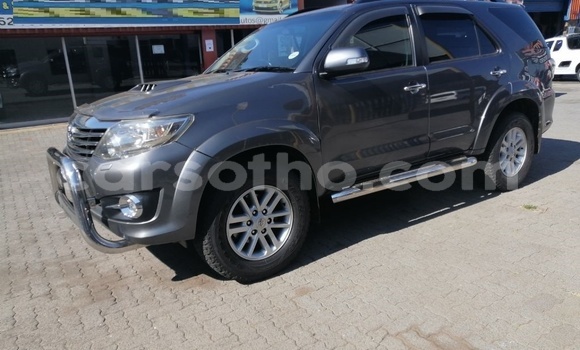 Acheter Occasion Voiture Toyota Fortuner Gris à Maputsoe, Leribe Acheter Occasion Voiture Toyota Fortuner Gris à Maputsoe, Leribe
