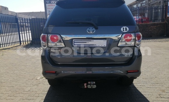 Acheter Occasion Voiture Toyota Fortuner Gris à Maputsoe, Leribe Acheter Occasion Voiture Toyota Fortuner Gris à Maputsoe, Leribe