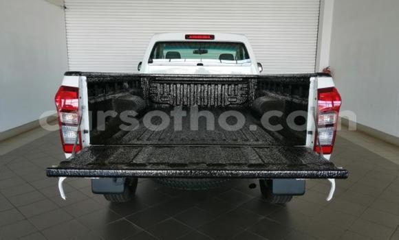 Buy Used Isuzu D–MAX Green Car in Maseru in Maseru Buy Used Isuzu D–MAX Green Car in Maseru in Maseru