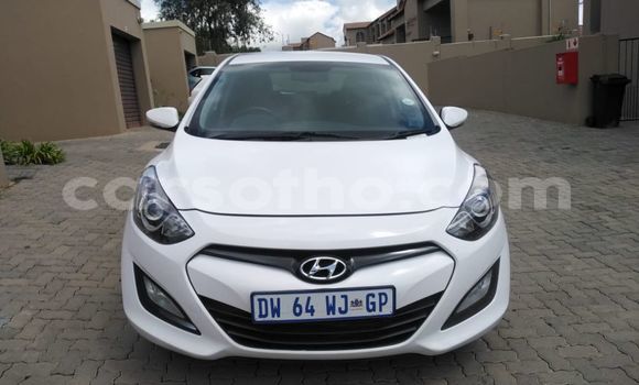 Buy Used Hyundai i30 White Car in Peka in Leribe Buy Used Hyundai i30 White Car in Peka in Leribe