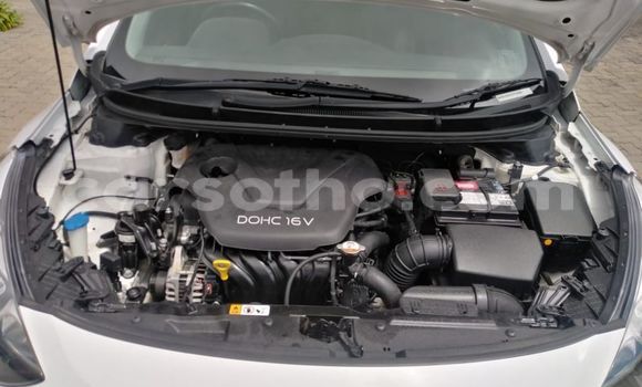 Buy Used Hyundai i30 White Car in Peka in Leribe Buy Used Hyundai i30 White Car in Peka in Leribe