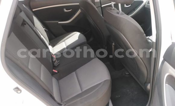 Buy Used Hyundai i30 White Car in Peka in Leribe Buy Used Hyundai i30 White Car in Peka in Leribe