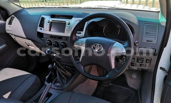 اشتري مستعمل Toyota Hilux White سيارة في Maputsoe في Leribe اشتري مستعمل Toyota Hilux White سيارة في Maputsoe في Leribe