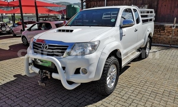 اشتري مستعمل Toyota Hilux White سيارة في Maputsoe في Leribe اشتري مستعمل Toyota Hilux White سيارة في Maputsoe في Leribe