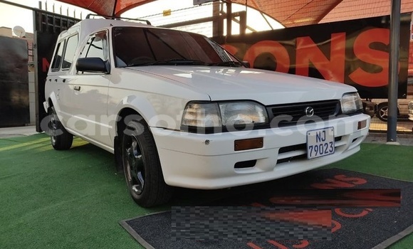 Acheter Occasion Voiture Mazda Revue Blanc à Maputsoa, Leribe Acheter Occasion Voiture Mazda Revue Blanc à Maputsoa, Leribe