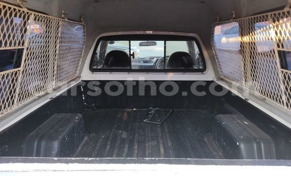 Acheter Occasion Voiture Mazda Revue Blanc à Maputsoa, Leribe Acheter Occasion Voiture Mazda Revue Blanc à Maputsoa, Leribe