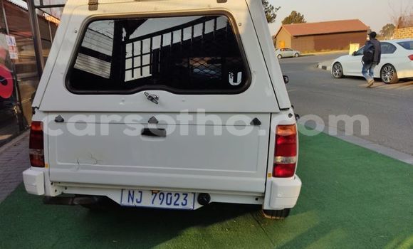 Acheter Occasion Voiture Mazda Revue Blanc à Maputsoa, Leribe Acheter Occasion Voiture Mazda Revue Blanc à Maputsoa, Leribe