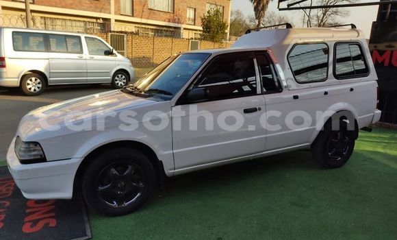 Acheter Occasion Voiture Mazda Revue Blanc à Maputsoa, Leribe Acheter Occasion Voiture Mazda Revue Blanc à Maputsoa, Leribe