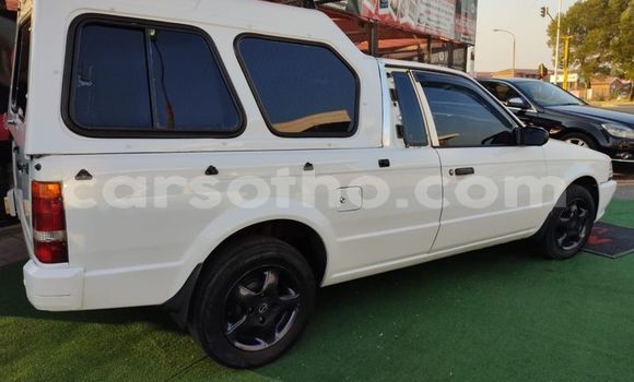 Acheter Occasion Voiture Mazda Revue Blanc à Maputsoa, Leribe Acheter Occasion Voiture Mazda Revue Blanc à Maputsoa, Leribe