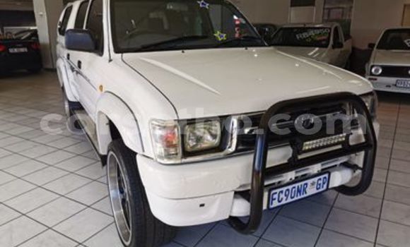 Sayi Na hannu Toyota Hilux White Mota in Butha–Buthe a Thaba-Tseka Sayi Na hannu Toyota Hilux White Mota in Butha–Buthe a Thaba-Tseka