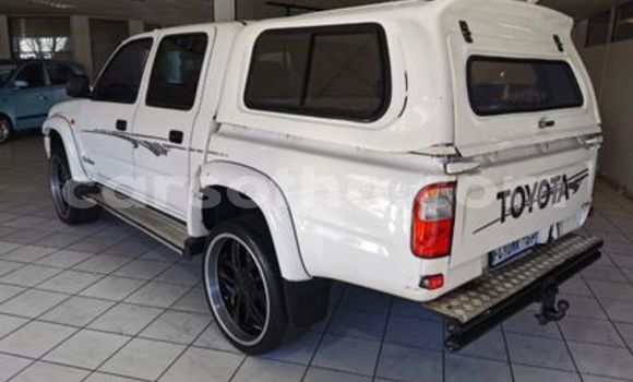 Sayi Na hannu Toyota Hilux White Mota in Butha–Buthe a Thaba-Tseka Sayi Na hannu Toyota Hilux White Mota in Butha–Buthe a Thaba-Tseka