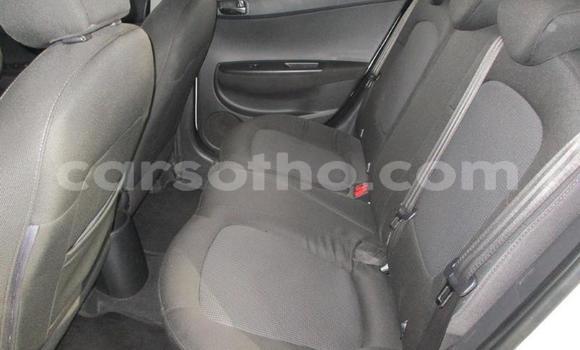 Acheter Occasion Voiture Hyundai i20 Blanc à Butha–Buthe, Thaba-Tseka Acheter Occasion Voiture Hyundai i20 Blanc à Butha–Buthe, Thaba-Tseka