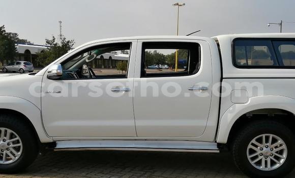 Acheter Occasion Voiture Toyota Hilux Blanc à Maseru, Maseru Acheter Occasion Voiture Toyota Hilux Blanc à Maseru, Maseru