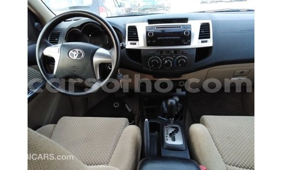 Sayi Imported Toyota Fortuner White Mota in Import - Dubai a Maseru Sayi Imported Toyota Fortuner White Mota in Import - Dubai a Maseru