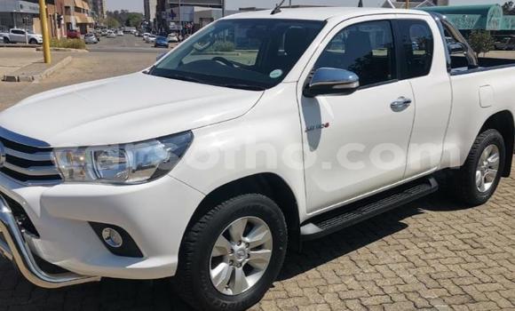 اشتري مستعمل Toyota Hilux White سيارة في Maseru في Maseru اشتري مستعمل Toyota Hilux White سيارة في Maseru في Maseru