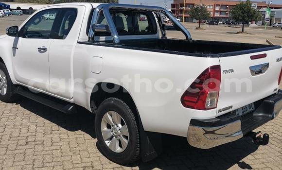 اشتري مستعمل Toyota Hilux White سيارة في Maseru في Maseru اشتري مستعمل Toyota Hilux White سيارة في Maseru في Maseru