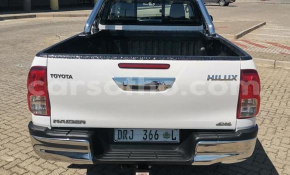 اشتري مستعمل Toyota Hilux White سيارة في Maseru في Maseru اشتري مستعمل Toyota Hilux White سيارة في Maseru في Maseru