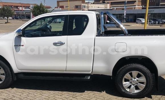 اشتري مستعمل Toyota Hilux White سيارة في Maseru في Maseru اشتري مستعمل Toyota Hilux White سيارة في Maseru في Maseru