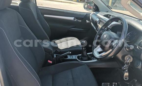 اشتري مستعمل Toyota Hilux White سيارة في Maseru في Maseru اشتري مستعمل Toyota Hilux White سيارة في Maseru في Maseru