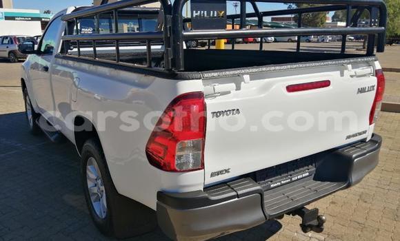 اشتري مستعمل Toyota Hilux White سيارة في Maseru في Maseru اشتري مستعمل Toyota Hilux White سيارة في Maseru في Maseru