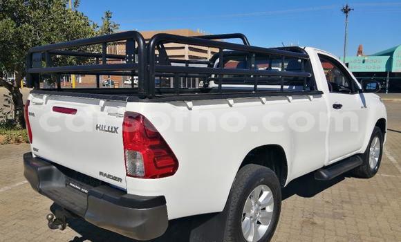 اشتري مستعمل Toyota Hilux White سيارة في Maseru في Maseru اشتري مستعمل Toyota Hilux White سيارة في Maseru في Maseru