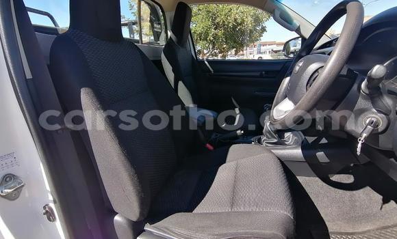 اشتري مستعمل Toyota Hilux White سيارة في Maseru في Maseru اشتري مستعمل Toyota Hilux White سيارة في Maseru في Maseru