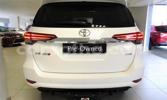 Buy Used Toyota Fortuner White Car in Maseru in Maseru Buy Used Toyota Fortuner White Car in Maseru in Maseru