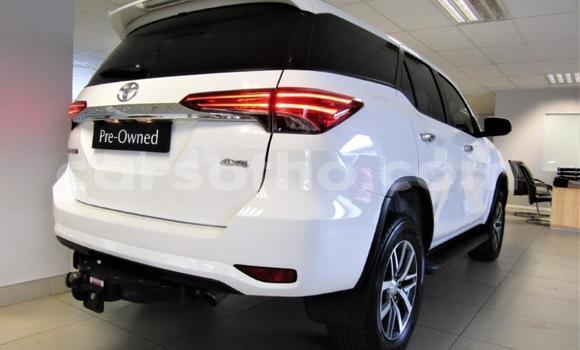 Buy Used Toyota Fortuner White Car in Maseru in Maseru Buy Used Toyota Fortuner White Car in Maseru in Maseru