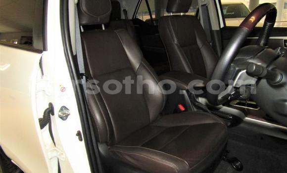 Buy Used Toyota Fortuner White Car in Maseru in Maseru Buy Used Toyota Fortuner White Car in Maseru in Maseru