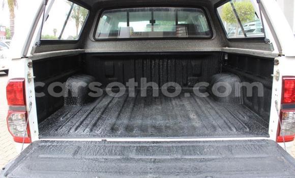 اشتري مستعمل Toyota Hilux White سيارة في Maseru في Maseru اشتري مستعمل Toyota Hilux White سيارة في Maseru في Maseru