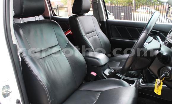 اشتري مستعمل Toyota Hilux White سيارة في Maseru في Maseru اشتري مستعمل Toyota Hilux White سيارة في Maseru في Maseru