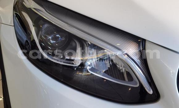 Acheter Occasion Voiture Mercedes-Benz AMG GLC Blanc à Maseru, Maseru Acheter Occasion Voiture Mercedes-Benz AMG GLC Blanc à Maseru, Maseru