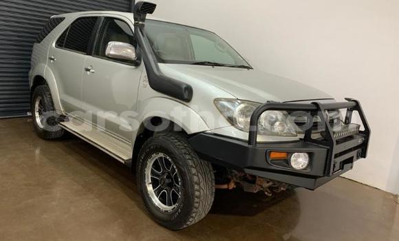 Acheter Occasion Voiture Toyota Fortuner Marron à Maseru, Maseru Acheter Occasion Voiture Toyota Fortuner Marron à Maseru, Maseru
