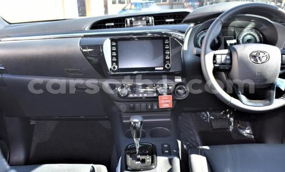 Buy Used Toyota Hilux Silver Car in Maseru in Maseru Buy Used Toyota Hilux Silver Car in Maseru in Maseru