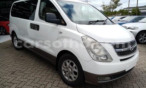 Buy Used Hyundai H1 White Car in Maseru in Maseru Buy Used Hyundai H1 White Car in Maseru in Maseru