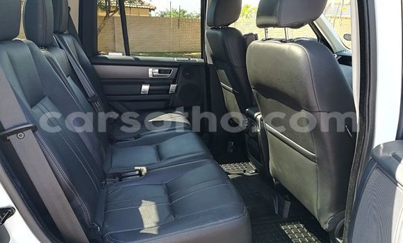 Buy Used Land Rover Discovery White Car in Maputsoa in Leribe Buy Used Land Rover Discovery White Car in Maputsoa in Leribe