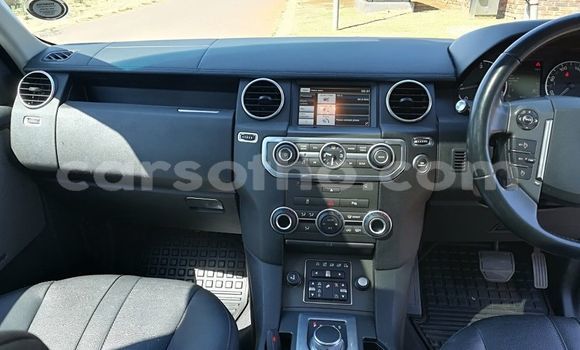 Buy Used Land Rover Discovery White Car in Maputsoa in Leribe Buy Used Land Rover Discovery White Car in Maputsoa in Leribe