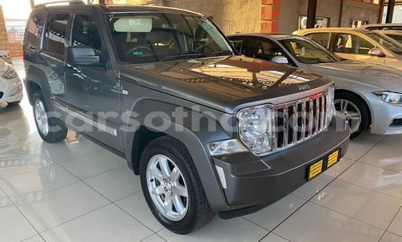 Buy Used Jeep Cherokee Silver Car in Maputsoe in Leribe Buy Used Jeep Cherokee Silver Car in Maputsoe in Leribe