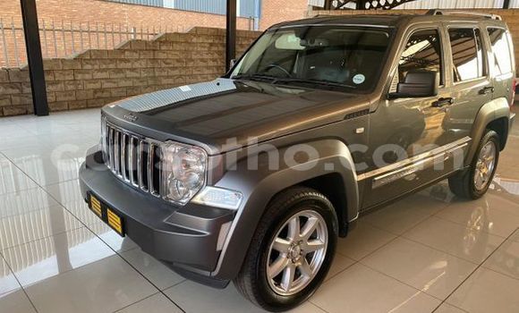 Buy Used Jeep Cherokee Silver Car in Maputsoe in Leribe Buy Used Jeep Cherokee Silver Car in Maputsoe in Leribe
