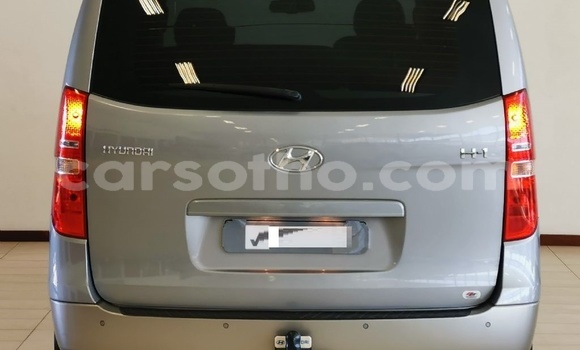 Buy Used Hyundai H1 Silver Car in Maputsoe in Leribe Buy Used Hyundai H1 Silver Car in Maputsoe in Leribe