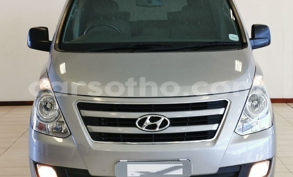 Buy Used Hyundai H1 Silver Car in Maputsoe in Leribe Buy Used Hyundai H1 Silver Car in Maputsoe in Leribe