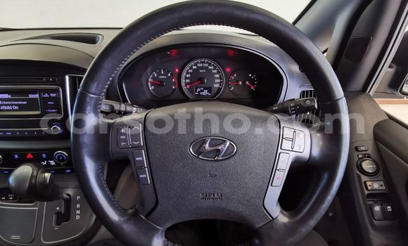 Buy Used Hyundai H1 Silver Car in Maputsoe in Leribe Buy Used Hyundai H1 Silver Car in Maputsoe in Leribe