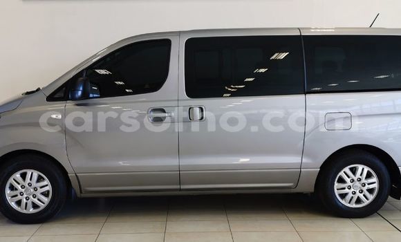 Buy Used Hyundai H1 Silver Car in Maputsoe in Leribe Buy Used Hyundai H1 Silver Car in Maputsoe in Leribe