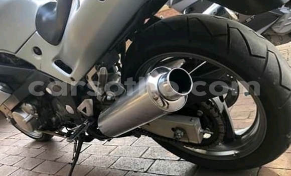 Acheter Occasion Moto Kawasaki ZZR Autre à Roma, Maseru Acheter Occasion Moto Kawasaki ZZR Autre à Roma, Maseru