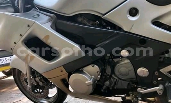 Acheter Occasion Moto Kawasaki ZZR Autre à Roma, Maseru Acheter Occasion Moto Kawasaki ZZR Autre à Roma, Maseru