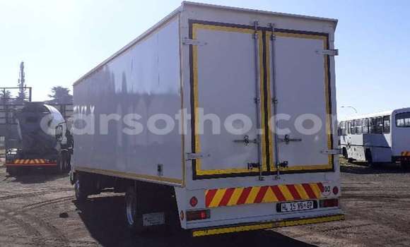 Sayi Na hannu Hino 300 Series White Babbar mota in Butha Buthe a Butha-Buthe Sayi Na hannu Hino 300 Series White Babbar mota in Butha Buthe a Butha-Buthe