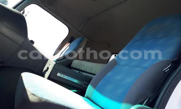 Sayi Na hannu Nissan UD White Babbar mota in Butha–Buthe a Thaba-Tseka Sayi Na hannu Nissan UD White Babbar mota in Butha–Buthe a Thaba-Tseka